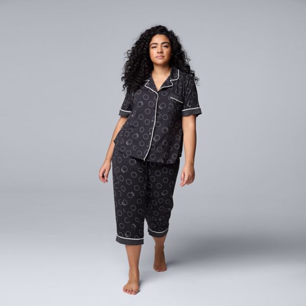 Уютный комплект пижамы с коротким рукавом и отложным воротником и капри для полных Simply Vera Vera Wang, цвет black circles
Уютный комплект пижамы с коротким рукавом и отложным воротником и капри для полных Simply Vera Vera Wang, цвет black circles