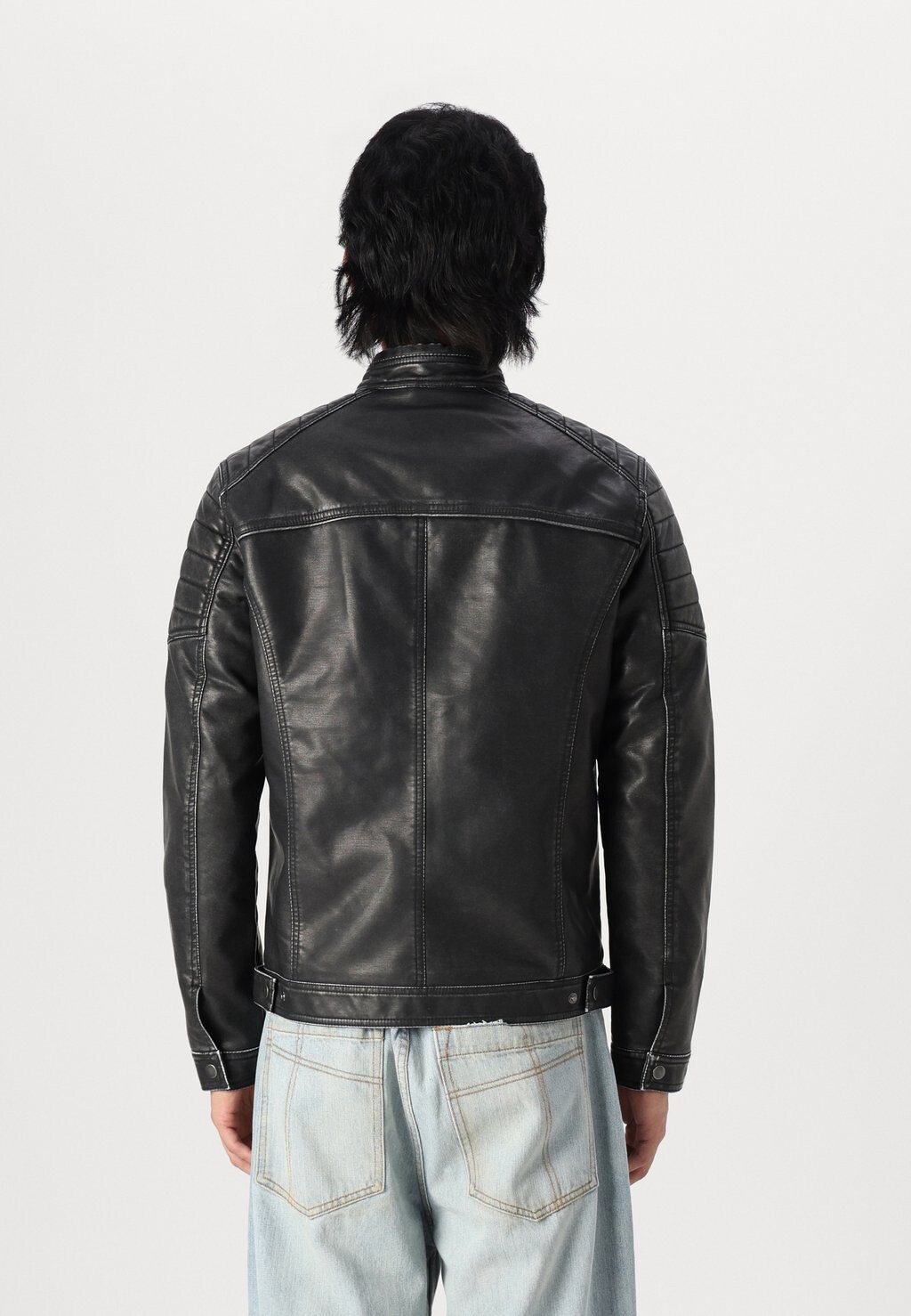 Куртка из искусственной кожи JJEROCKY JACKET Jack & Jones, черный
Куртка из искусственной кожи JJEROCKY JACKET Jack & Jones, черный