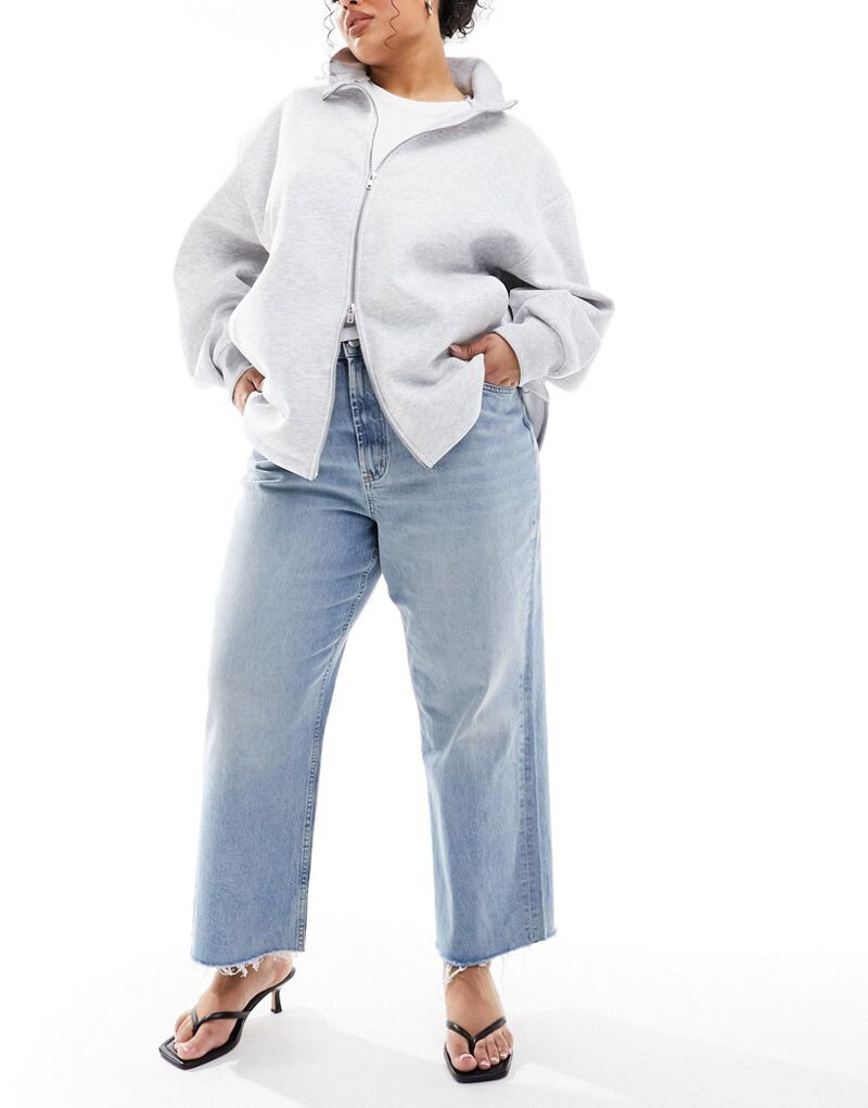 Светло-синие укороченные прямые джинсы ASOS DESIGN Curve
Светло-синие укороченные прямые джинсы ASOS DESIGN Curve