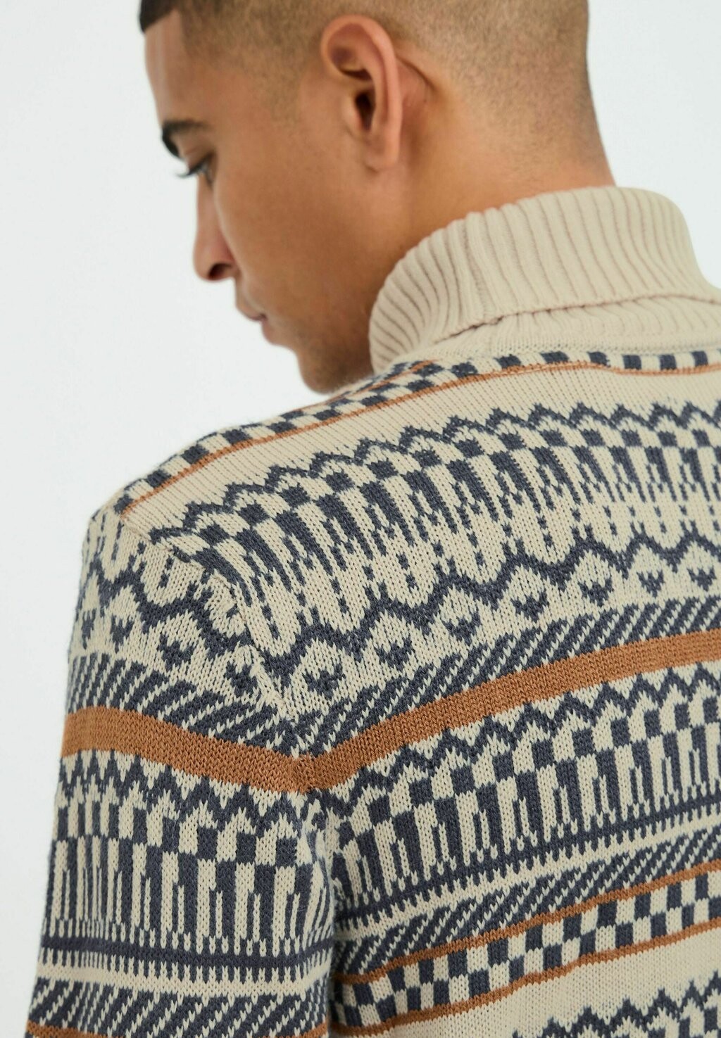 Джемпер Blend, бежевый
Джемпер Blend, бежевый