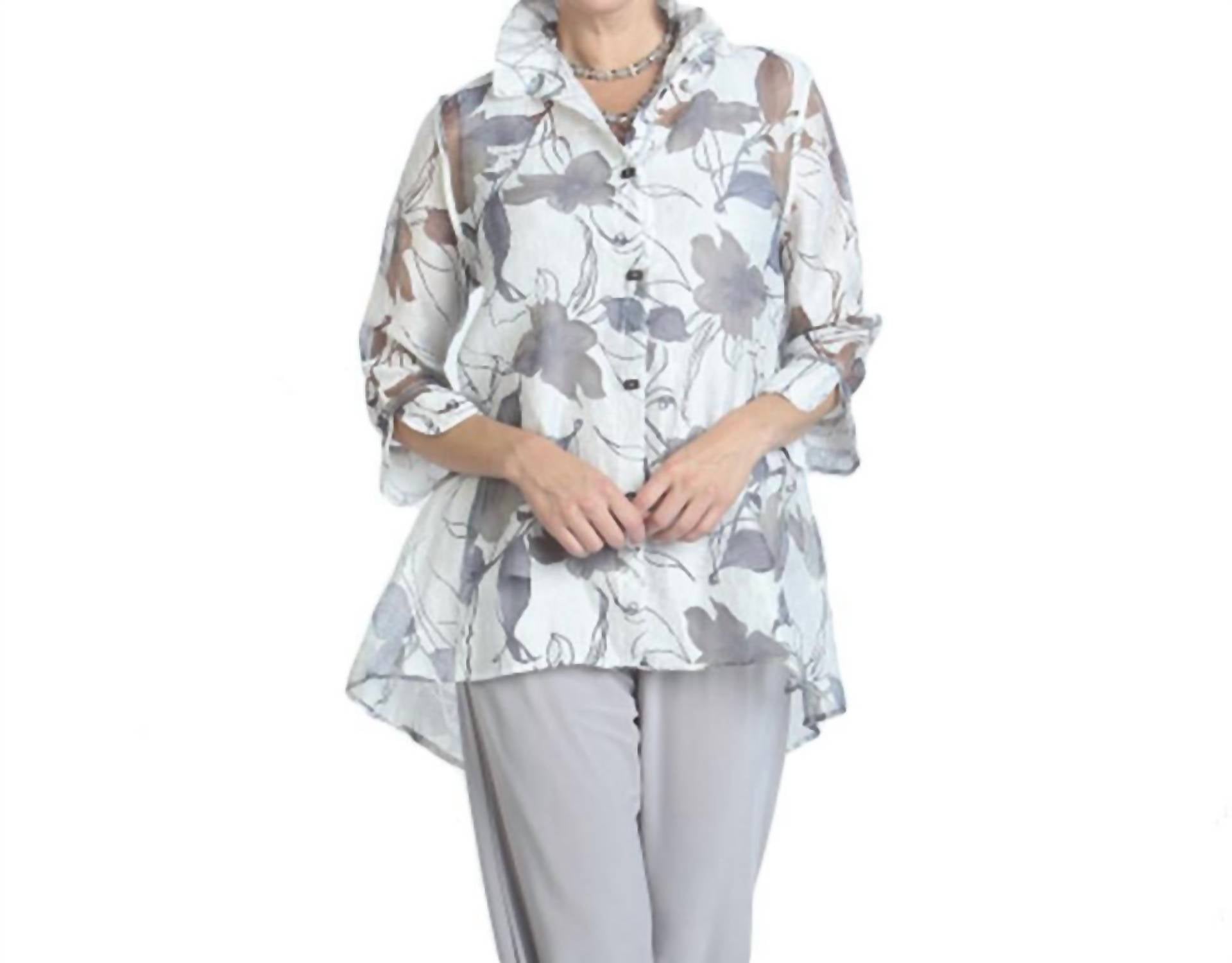 Волшебный топ с белым цветочным узором IC COLLECTION
Волшебный топ с белым цветочным узором IC COLLECTION