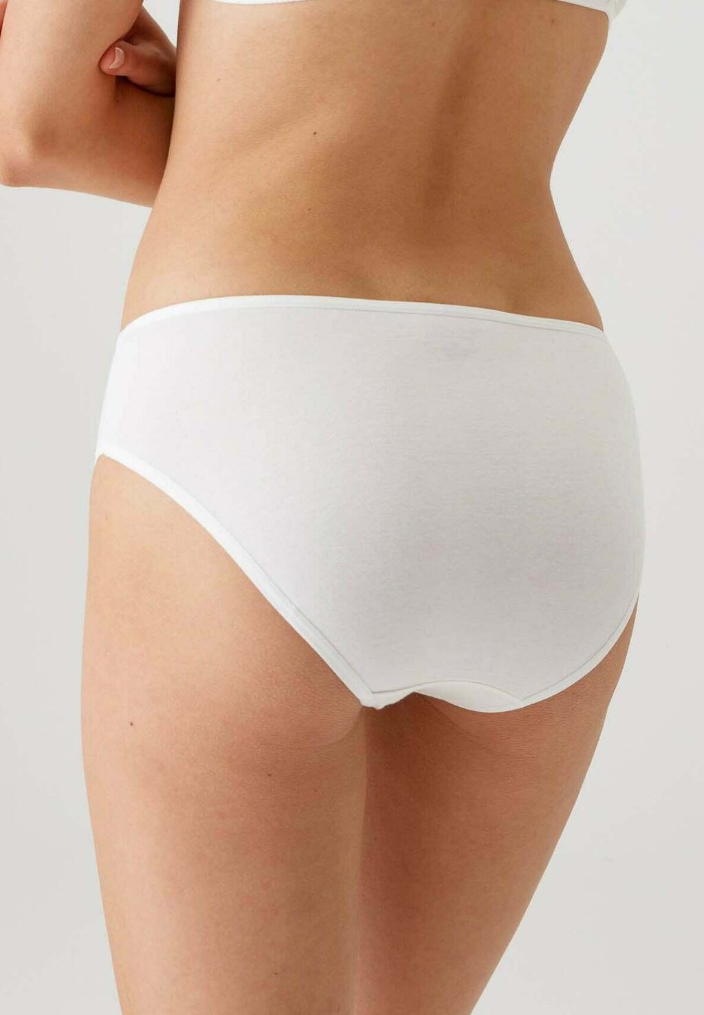 Трусы 3-PACK MIDI WAIST Viuma Milano, белый
Трусы 3-PACK MIDI WAIST Viuma Milano, белый