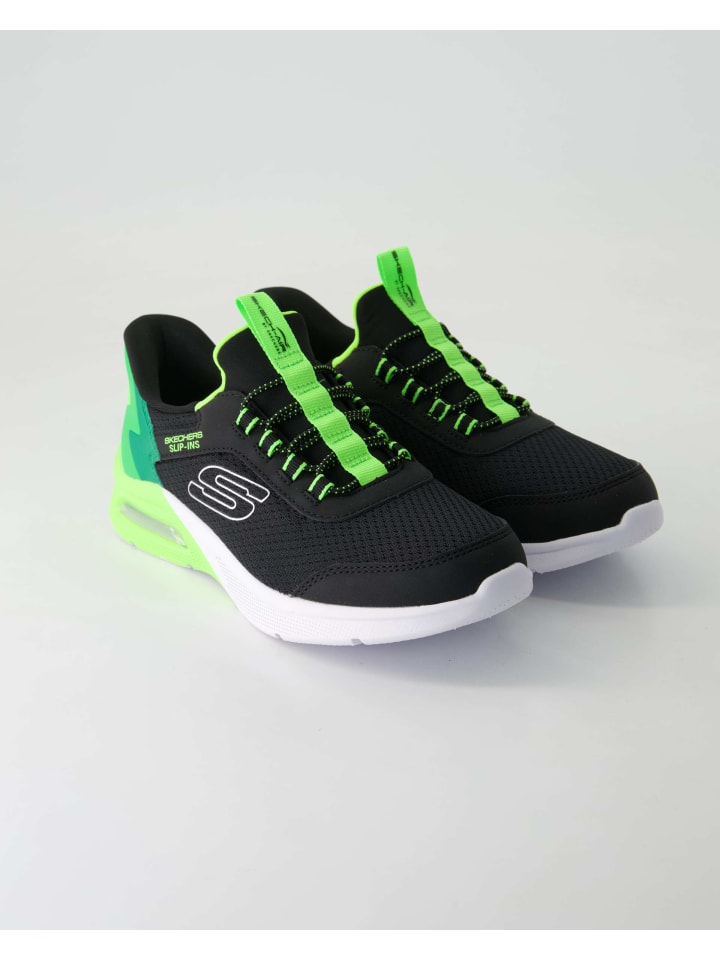 Черные кроссовки Skechers
Черные кроссовки Skechers