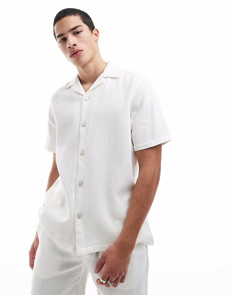 Свободная вафельная рубашка цвета кремовый Only & Sons
Свободная вафельная рубашка цвета кремовый Only & Sons