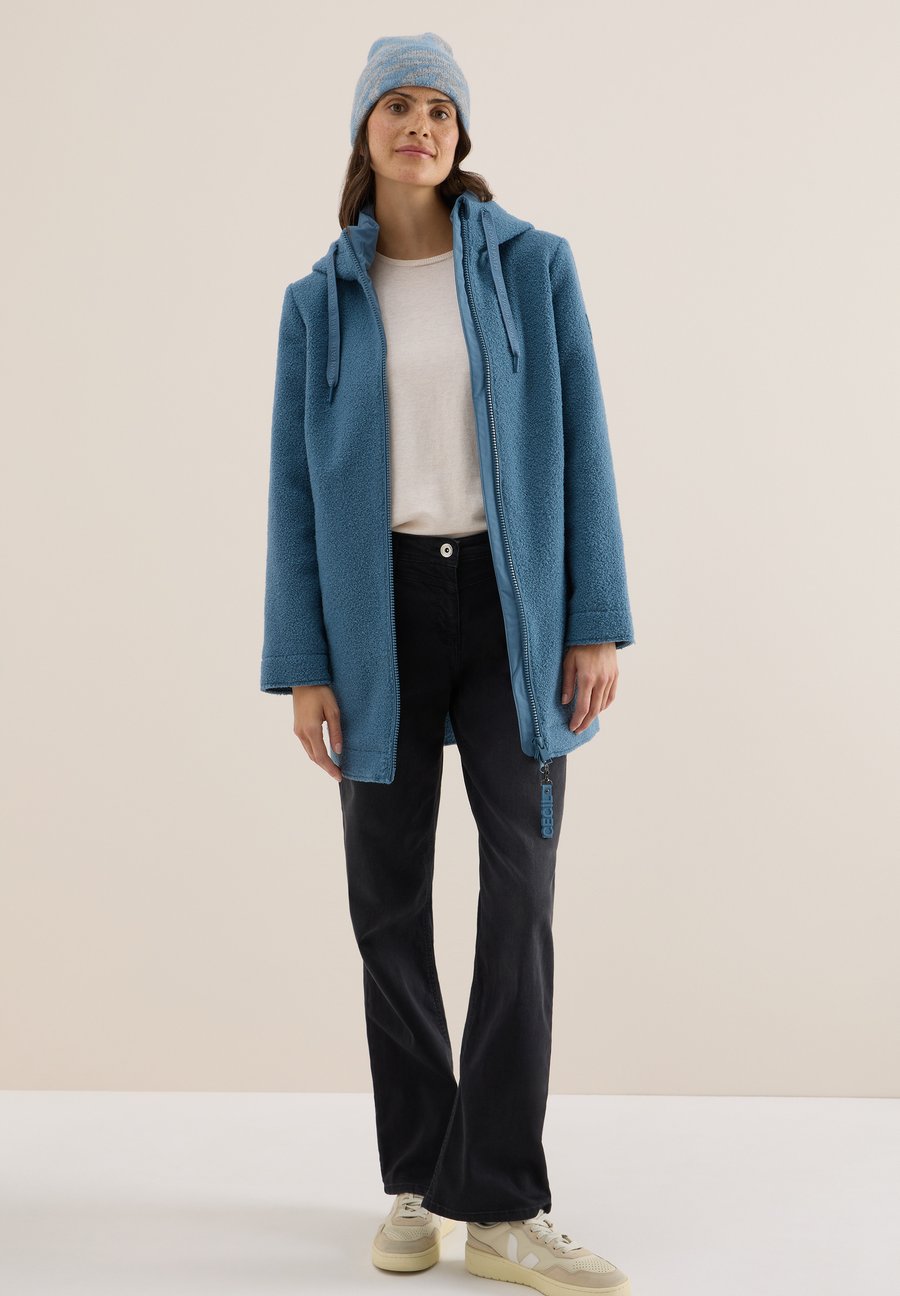 Шапка Cecil MIT ZEBRAMUSTER, Blau/Mottled Blue
Шапка Cecil MIT ZEBRAMUSTER, Blau/Mottled Blue