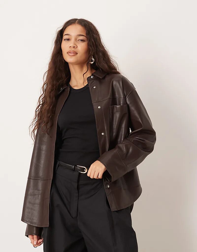 Рубашка свободного кроя Gina Tricot PU темно-шоколадного цвета
Рубашка свободного кроя Gina Tricot PU темно-шоколадного цвета