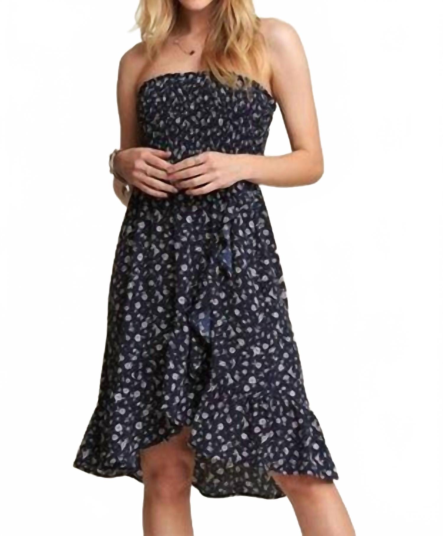 Черно-белое цветочное платье-ракушка без бретелек Adora
Черно-белое цветочное платье-ракушка без бретелек Adora