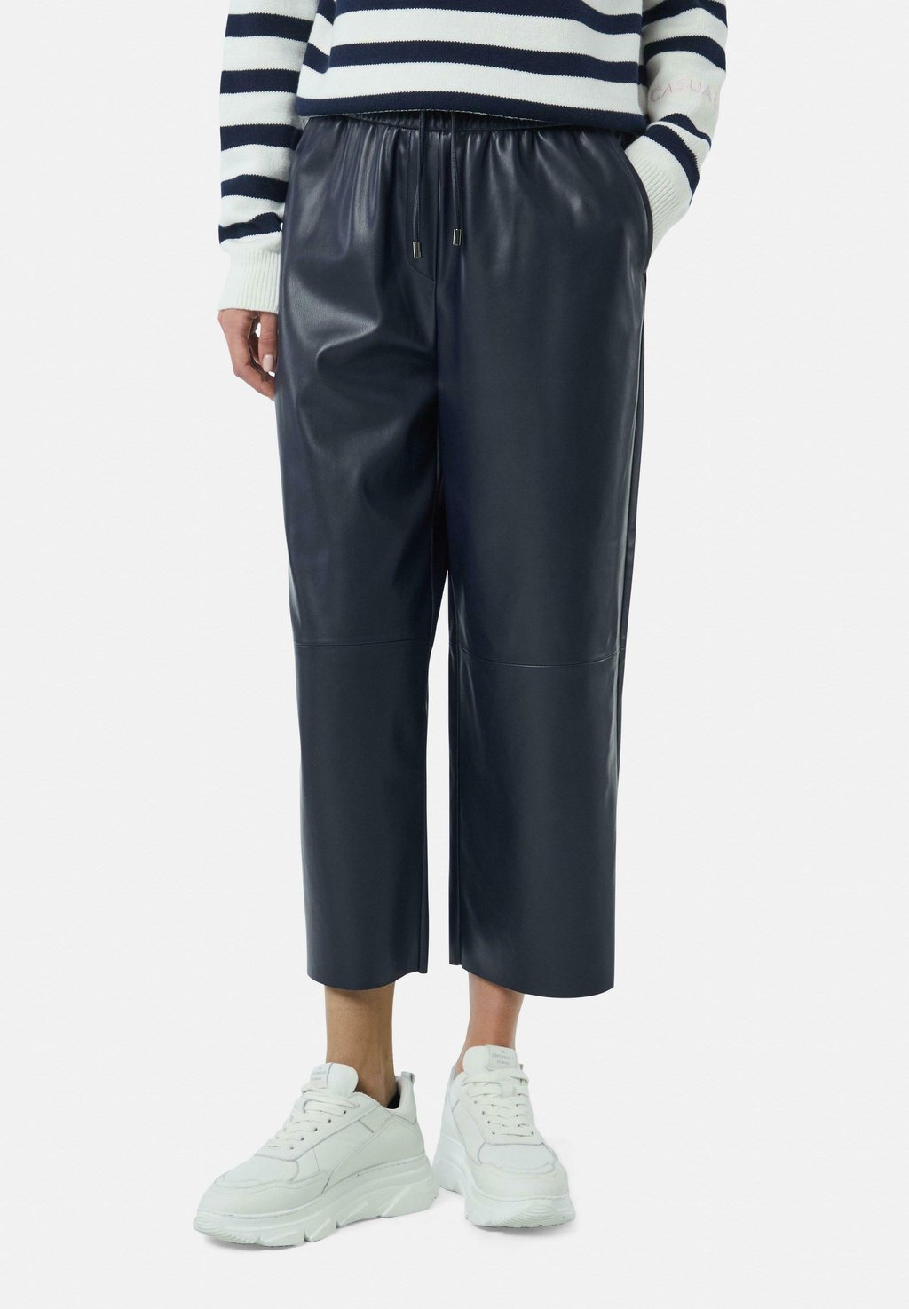 Брюки MIT GUMMIZUG comma casual identity, темно-синий
Брюки MIT GUMMIZUG comma casual identity, темно-синий