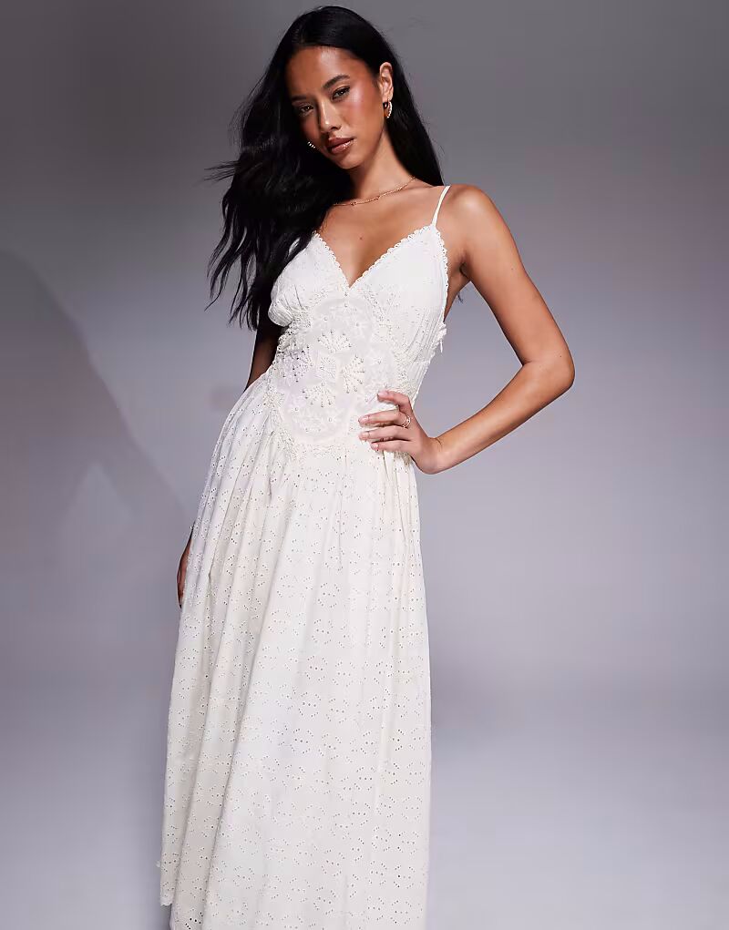 Платье миди River Island с вышивкой кремового цвета
Платье миди River Island с вышивкой кремового цвета