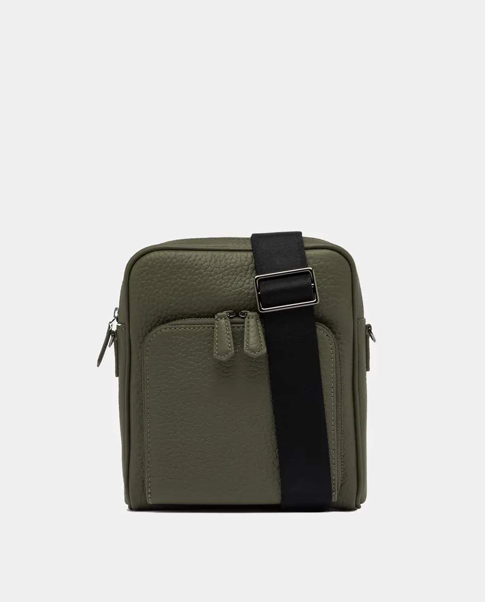 Сумка через плечо Florence от Gianni Chiarini — практичный, современный и стильный аксессуар. Изготовлен из крупнозернистой кожи, военный зеленый 
Сумка через плечо Florence от Gianni Chiarini — практичный, современный и стильный аксессуар. Изготовлен из крупнозернистой кожи, военный зеленый