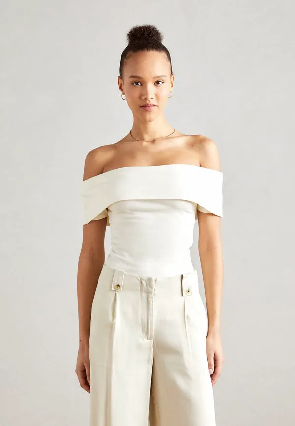 Футболка с открытыми плечами, базовая модель. Anna Field, Off-White, Белый, Футболка с открытыми плечами, базовая модель. Anna Field, Off-White
Футболка с открытыми плечами, базовая модель. Anna Field, Off-White, Белый, Футболка с открытыми плечами, базовая модель. Anna Field, Off-White