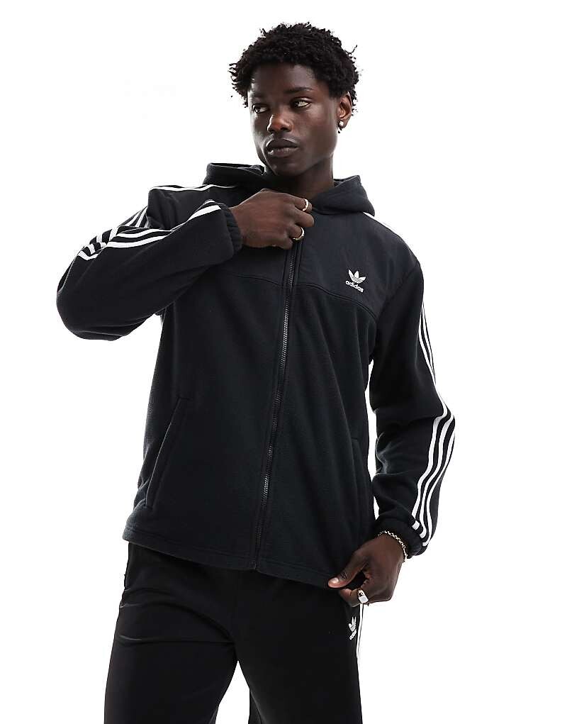adidas Originals – adicolor – толстовка из флиса черного цвета с дубленкой и 3 полосками
adidas Originals – adicolor – толстовка из флиса черного цвета с дубленкой и 3 полосками