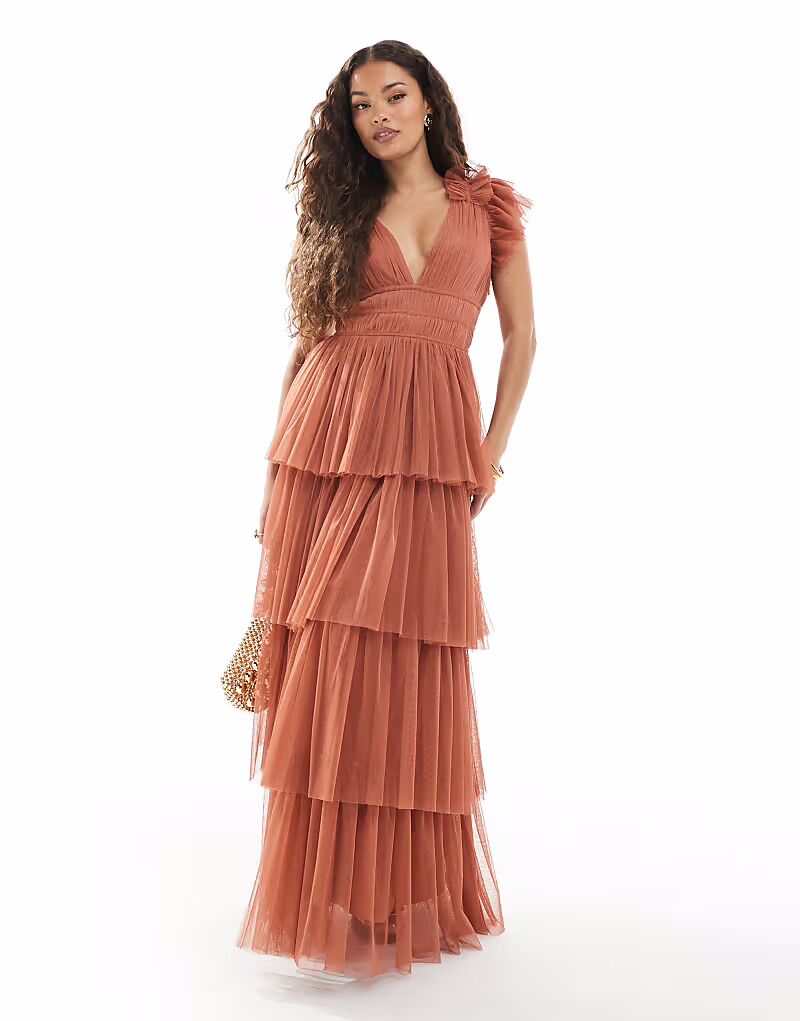 Платье макси из тюля с оборками и бусинами для миниатюрной подружки невесты терракотово-розового цвета Lace & Beads Petite
Платье макси из тюля с оборками и бусинами для миниатюрной подружки невесты терракотово-розового цвета Lace & Beads Petite