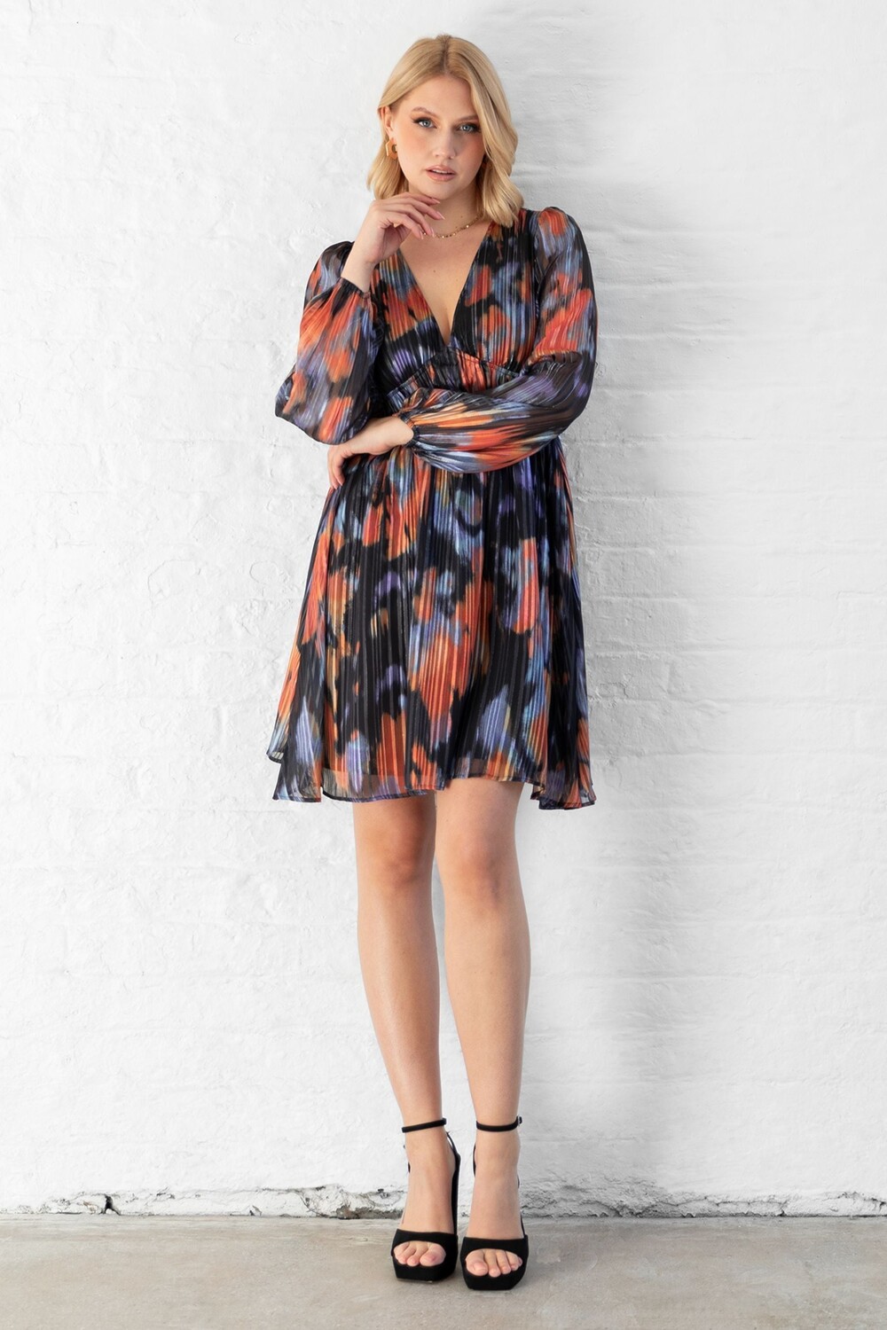 Мини платье с эластичной талией и V образным вырезом Lovedrobe, синий
Мини платье с эластичной талией и V образным вырезом Lovedrobe, синий