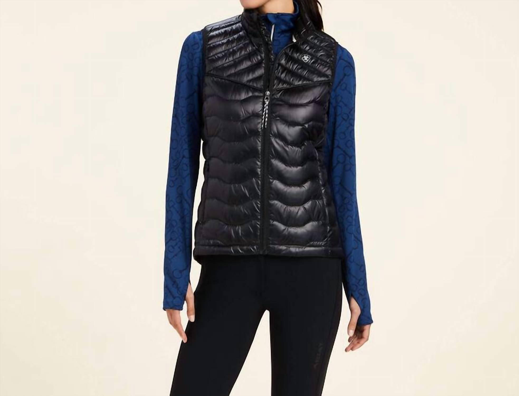 Идеальный пуховый жилет черного цвета ARIAT
Идеальный пуховый жилет черного цвета ARIAT