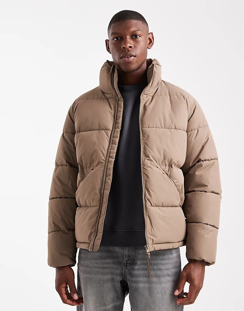 Свободная куртка-пуховик ONLY & SONS светло-коричневого цвета
Свободная куртка-пуховик ONLY & SONS светло-коричневого цвета