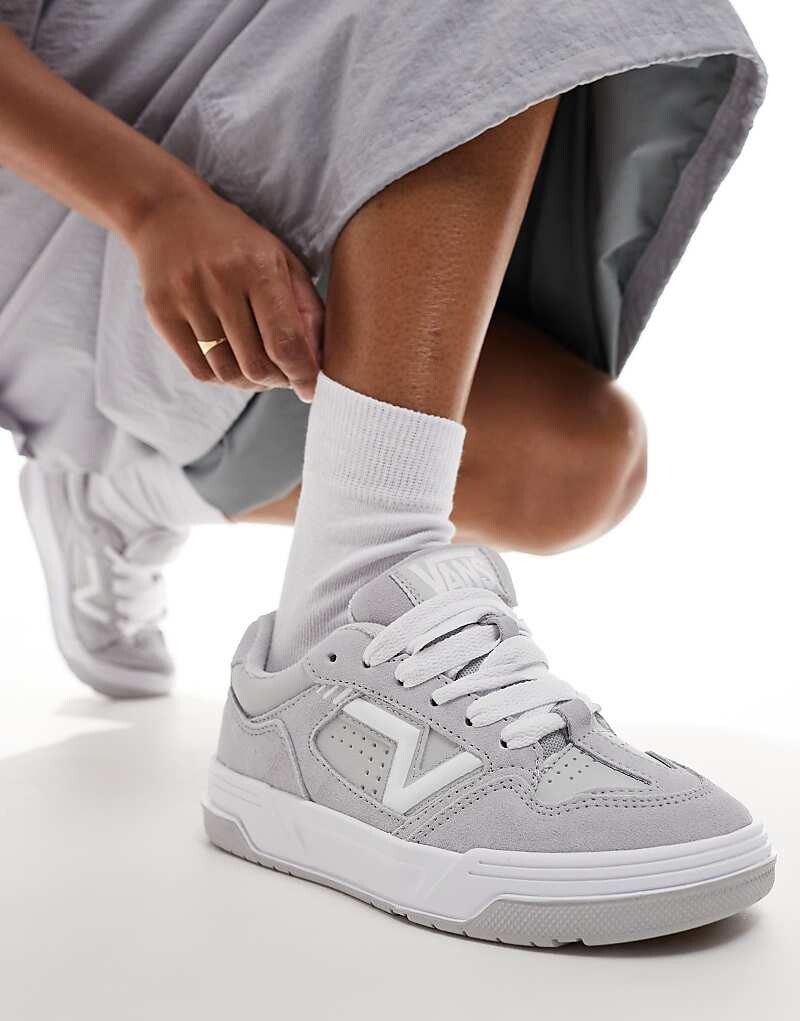 Vans – Upland – Серые замшевые массивные кроссовки, Серый, Vans – Upland – Серые замшевые массивные кроссовки
Vans – Upland – Серые замшевые массивные кроссовки, Серый, Vans – Upland – Серые замшевые массивные кроссовки