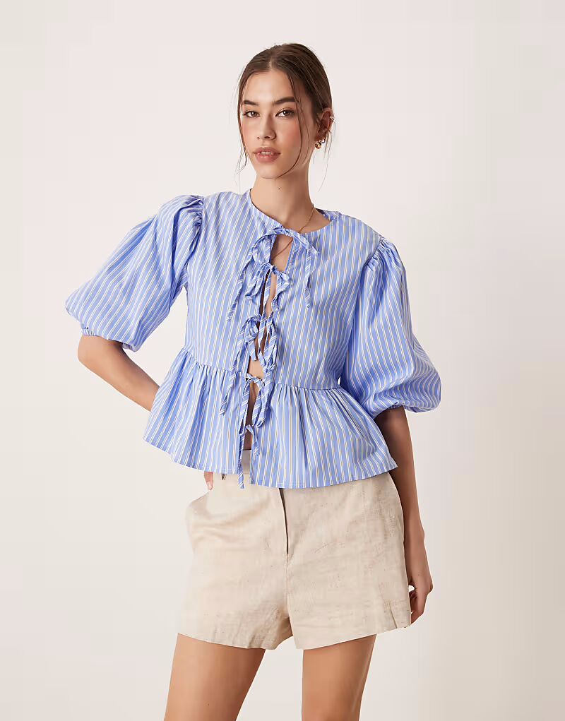 Гламурная блузка с завязкой спереди в синюю полоску Glamorous
Гламурная блузка с завязкой спереди в синюю полоску Glamorous