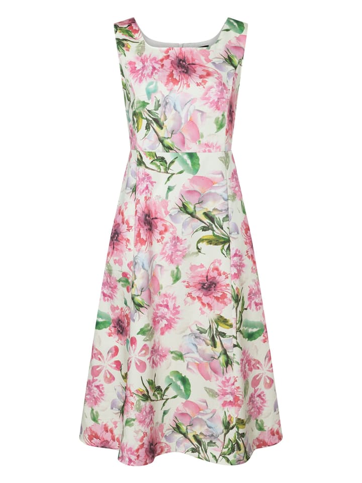 Длинное платье More & More
Длинное платье More & More