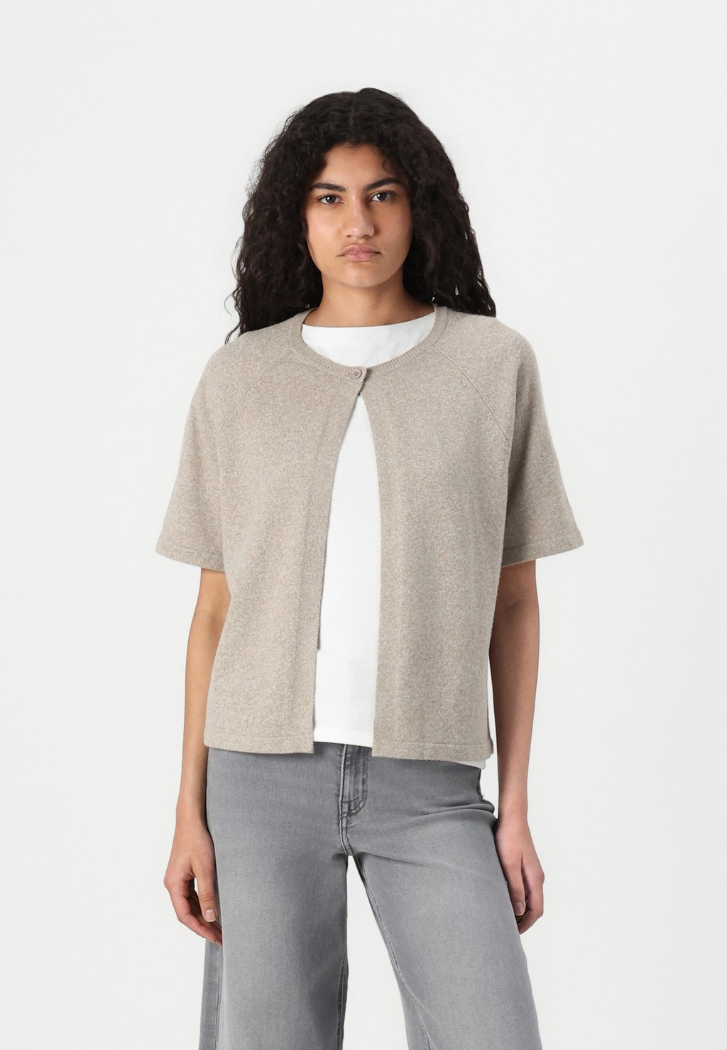 Кардиган PCBREE SS O-NECK NOOS BC Pieces, бежевый
Кардиган PCBREE SS O-NECK NOOS BC Pieces, бежевый