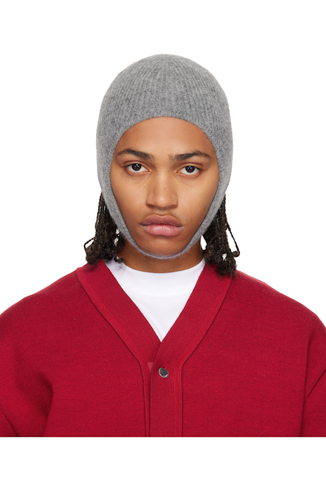 Jacquemus Серая шапка la casa 'the gros Grain'
Jacquemus Серая шапка la casa 'the gros Grain'