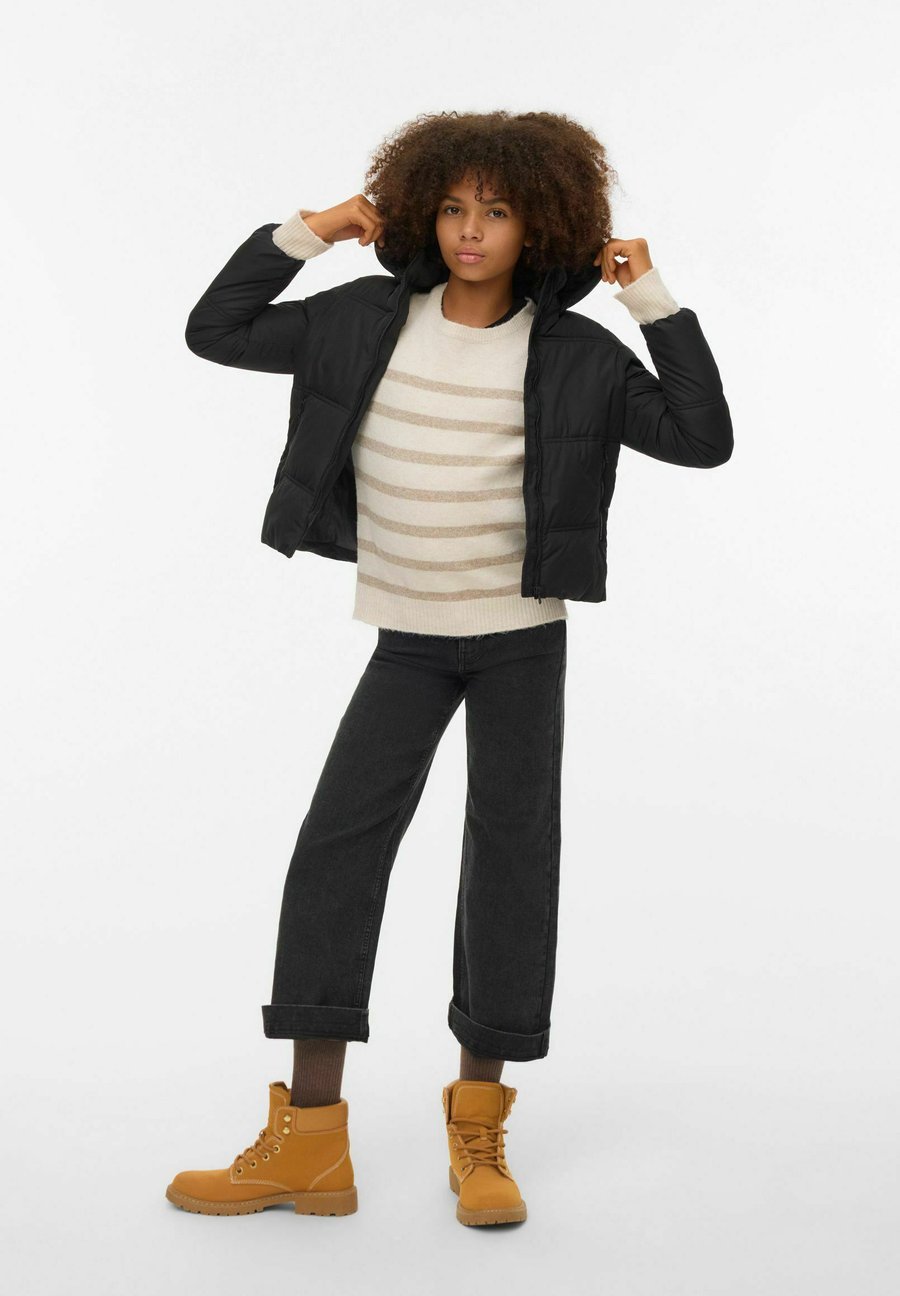 Зимняя куртка VERO MODA Girl VMSOPHIE, Black
Зимняя куртка VERO MODA Girl VMSOPHIE, Black