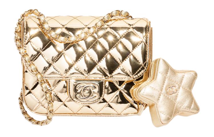 Сумка на плечо и через плечо мини женская светло-золотистая CHANEL из телячьей кожи с клапаном из ягненка
Сумка на плечо и через плечо мини женская светло-золотистая CHANEL из телячьей кожи с клапаном из ягненка