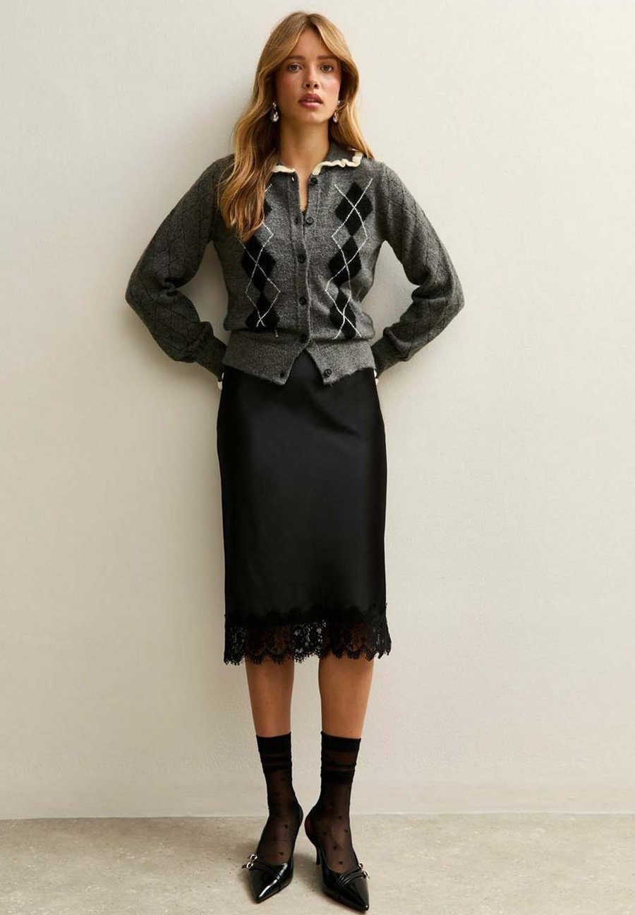 Кардиган New Look ARGYLE FRILL COLLAR , Light Grey
Кардиган New Look ARGYLE FRILL COLLAR , Light Grey