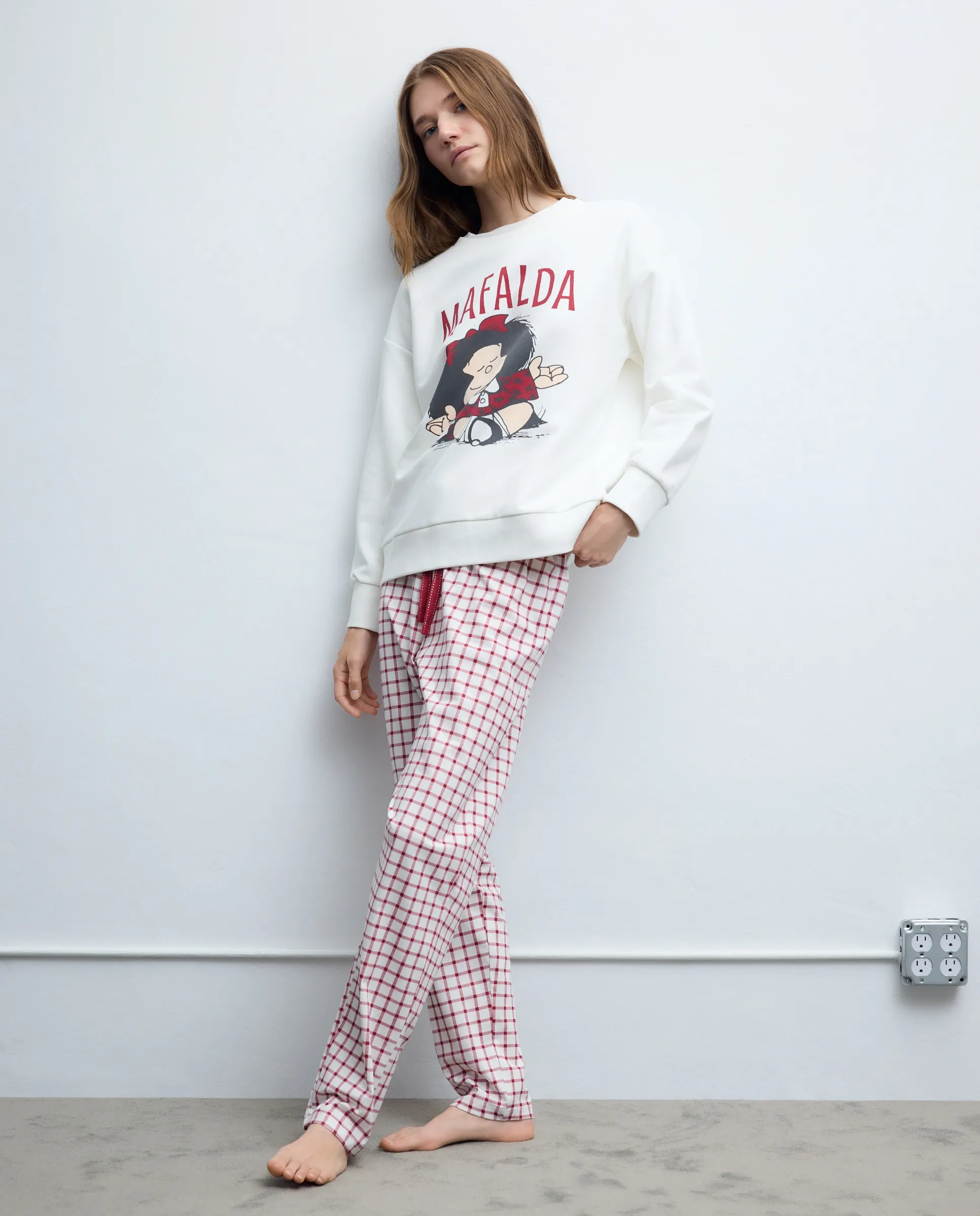 Женская толстовка Mafalda Easy Wear, белый
Женская толстовка Mafalda Easy Wear, белый