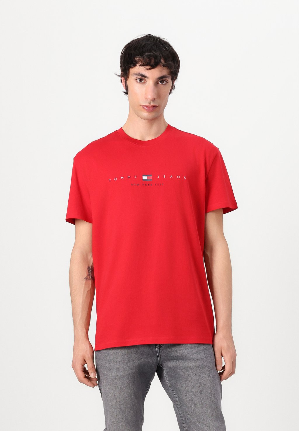Футболка с принтом FLAG LINEAR TEE Tommy Jeans, красный
Футболка с принтом FLAG LINEAR TEE Tommy Jeans, красный