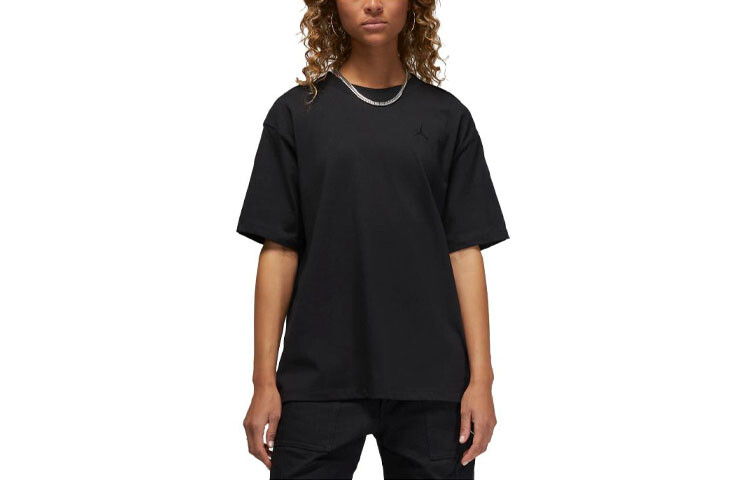 Футболка женская черная Nike
Футболка женская черная Nike