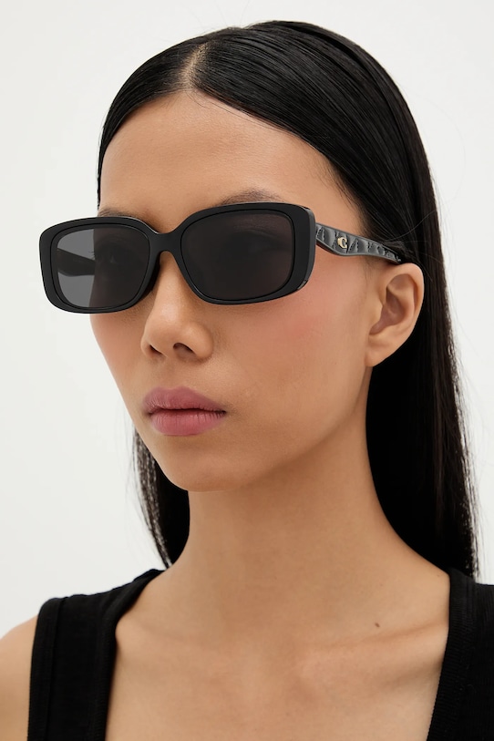 Солнцезащитные очки Coach, черный
Солнцезащитные очки Coach, черный