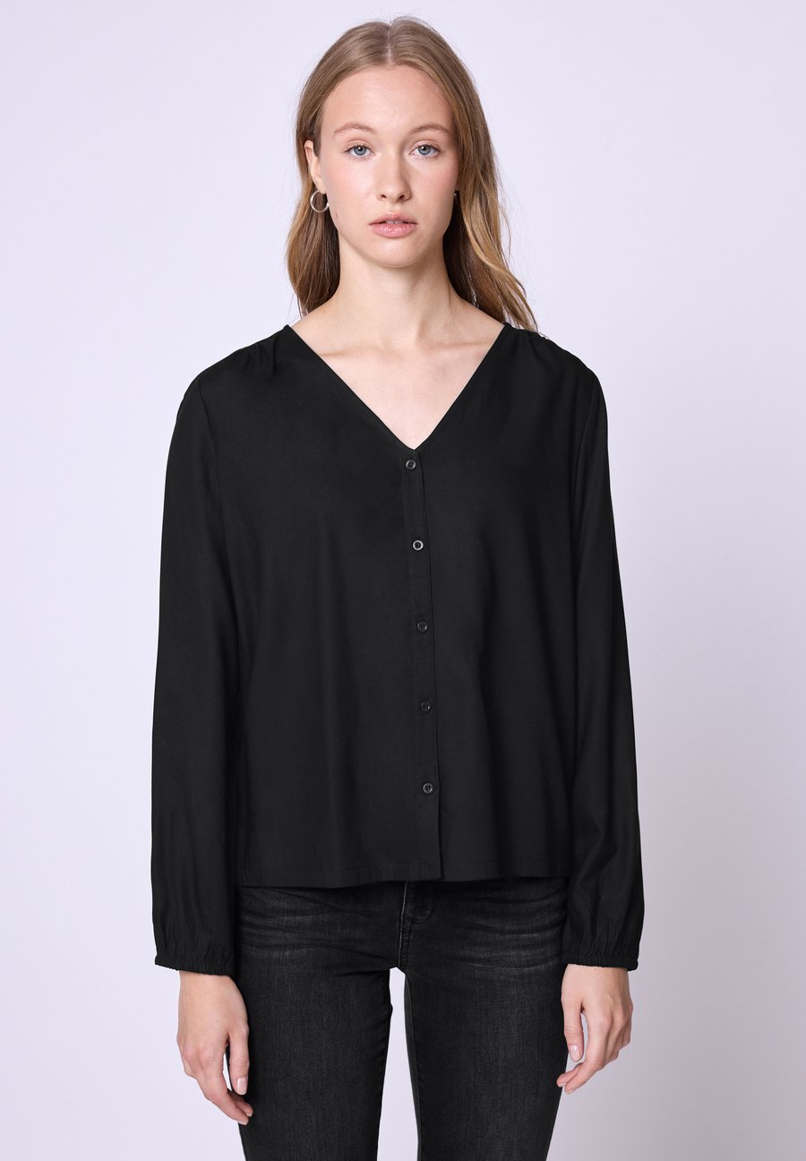 Блуза Street One Studio V-NECK MIT KNÖPFEN, Schwarz/Black
Блуза Street One Studio V-NECK MIT KNÖPFEN, Schwarz/Black