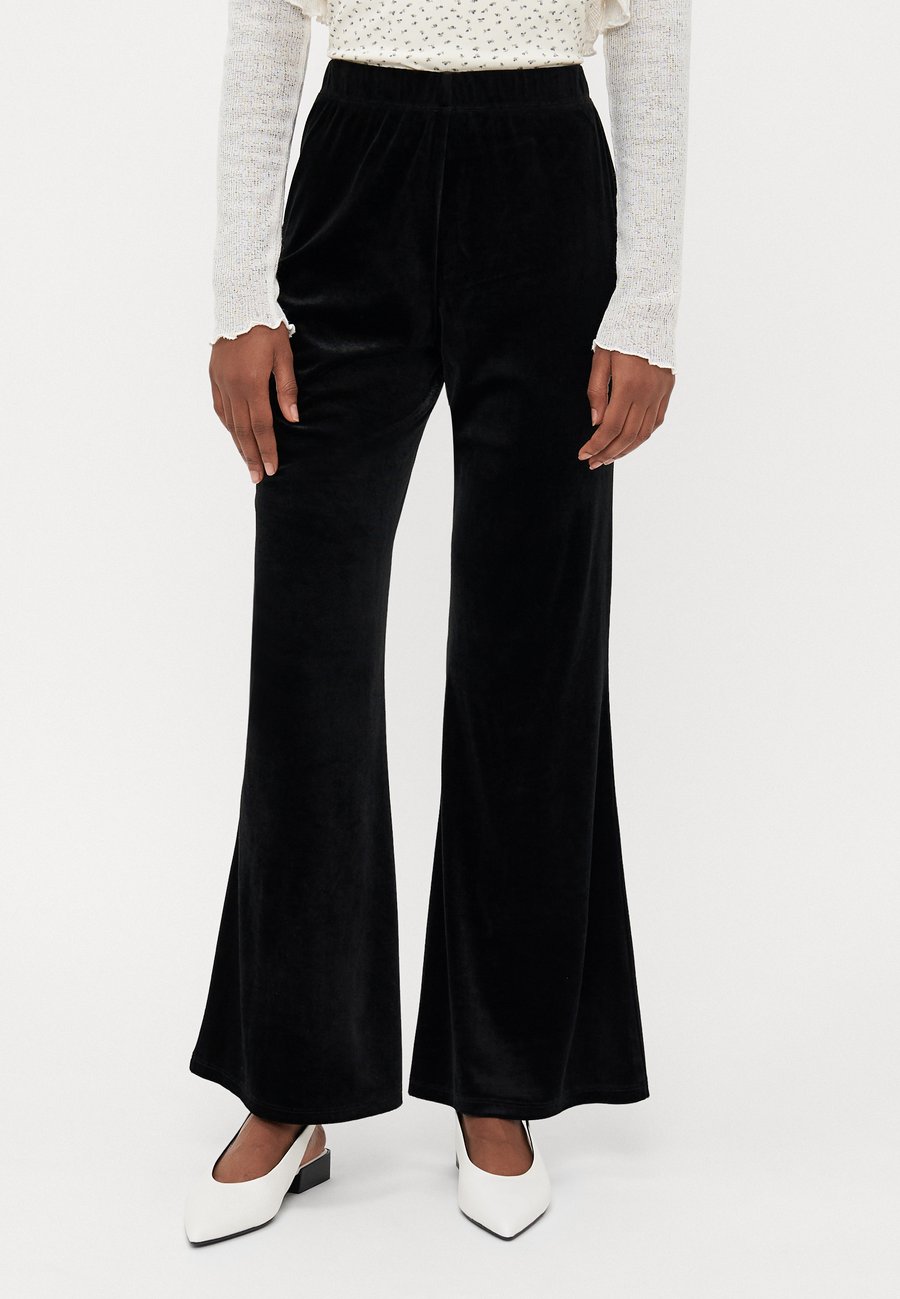 Брюки ONLY Petite ONLSMOOTH FLARED, Black
Брюки ONLY Petite ONLSMOOTH FLARED, Black