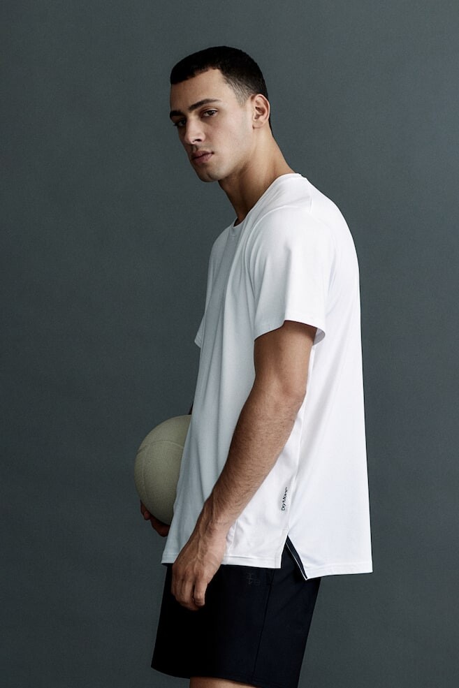 Спортивная рубашка из материала DryMove, прямого кроя. H&M, белый
Спортивная рубашка из материала DryMove, прямого кроя. H&M, белый