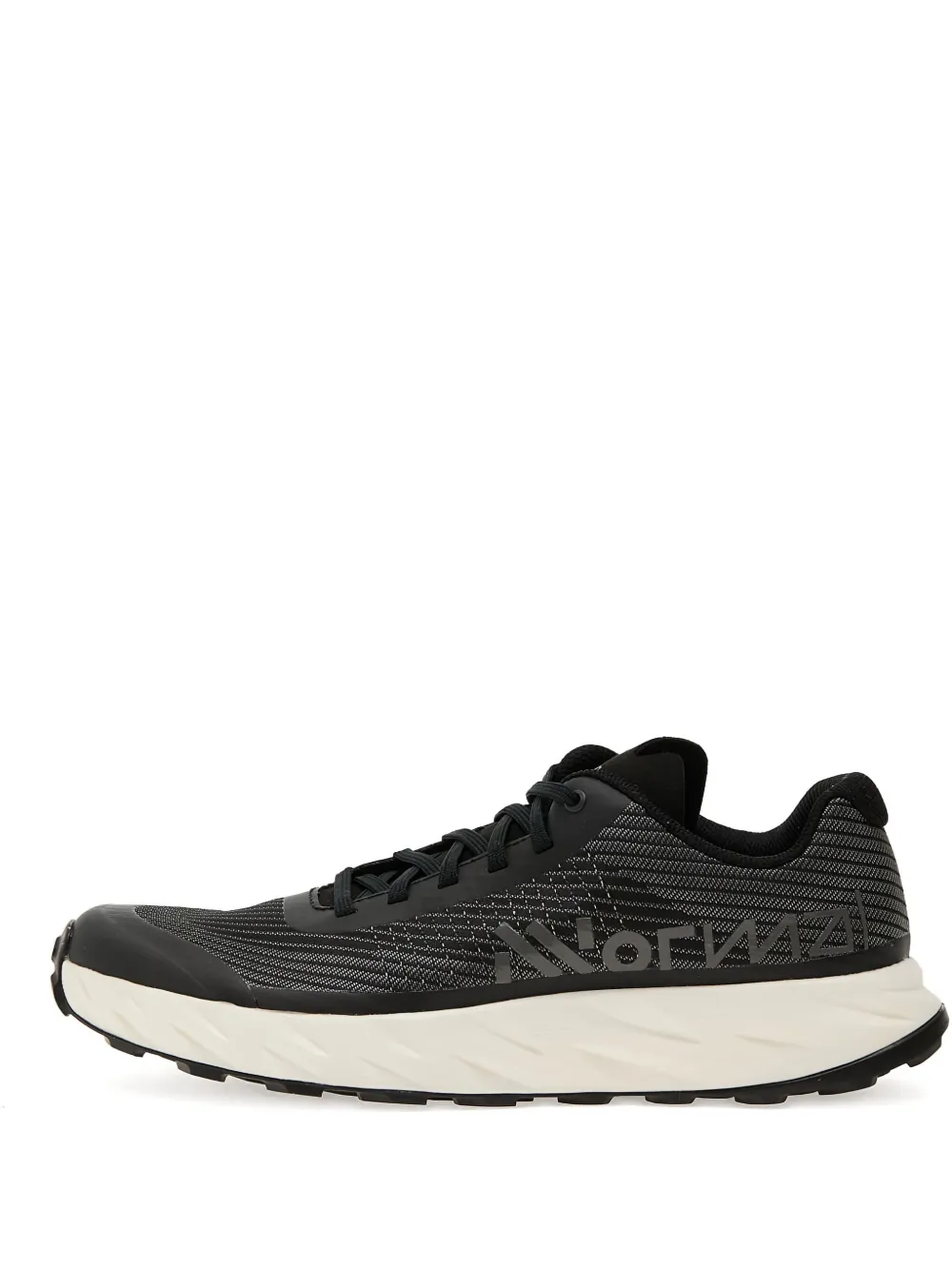 Текстурированные кроссовки NNORMAL, черный
Текстурированные кроссовки NNORMAL, черный