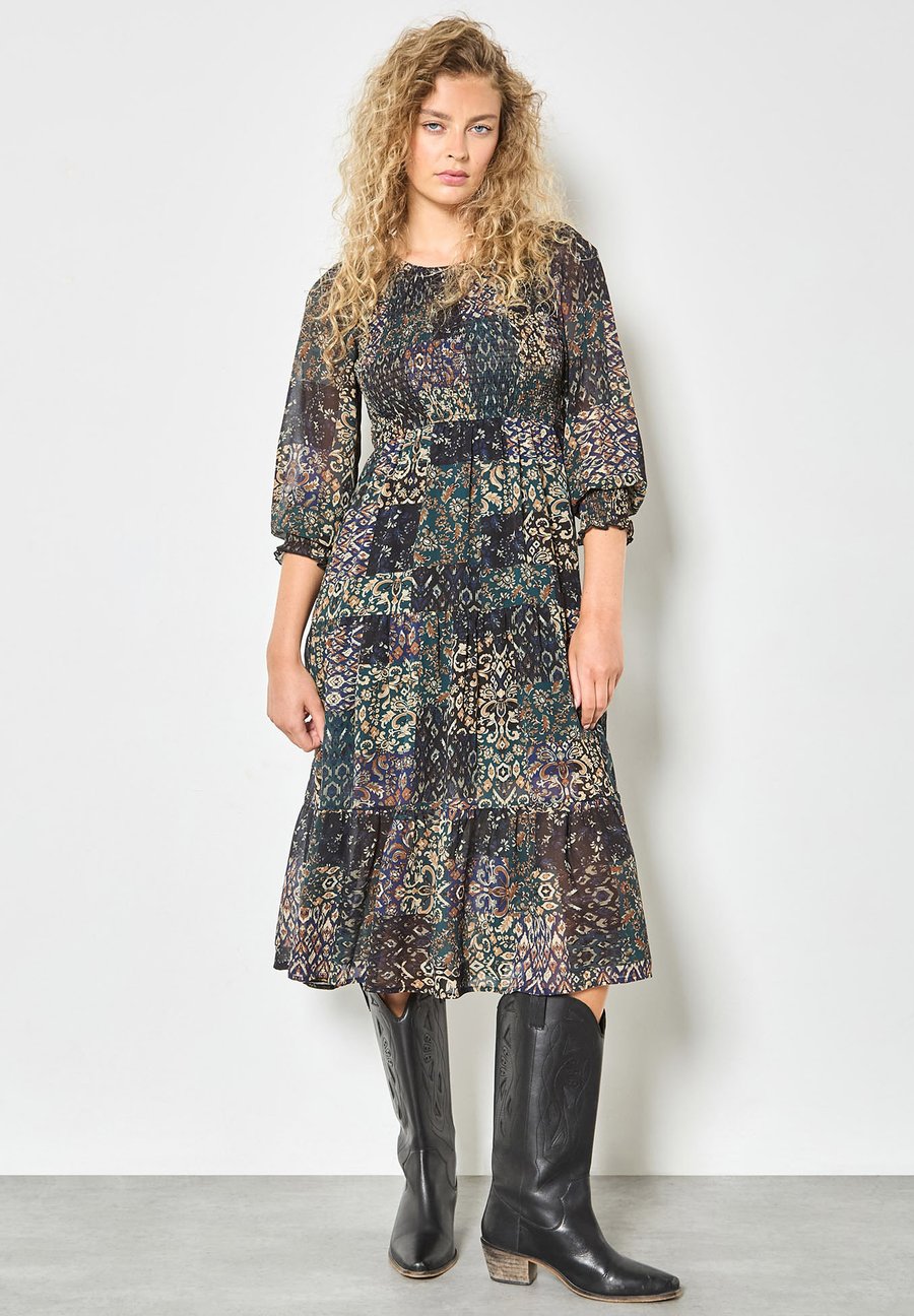 Платье Apricot IKAT PATCHWORK , Green
Платье Apricot IKAT PATCHWORK , Green