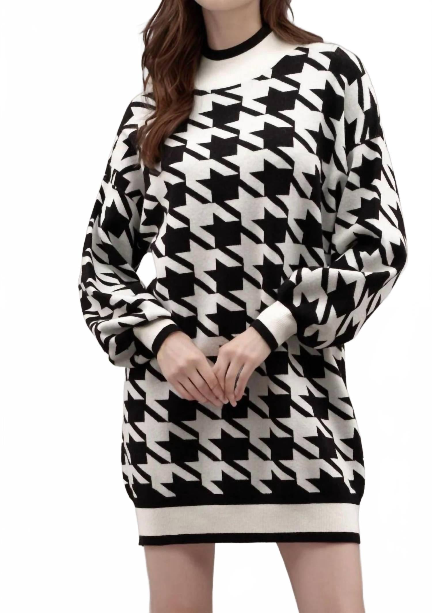 Приталенное платье-свитер с воротником стойкой в клетку Blu Pepper, черный
Приталенное платье-свитер с воротником стойкой в клетку Blu Pepper, черный