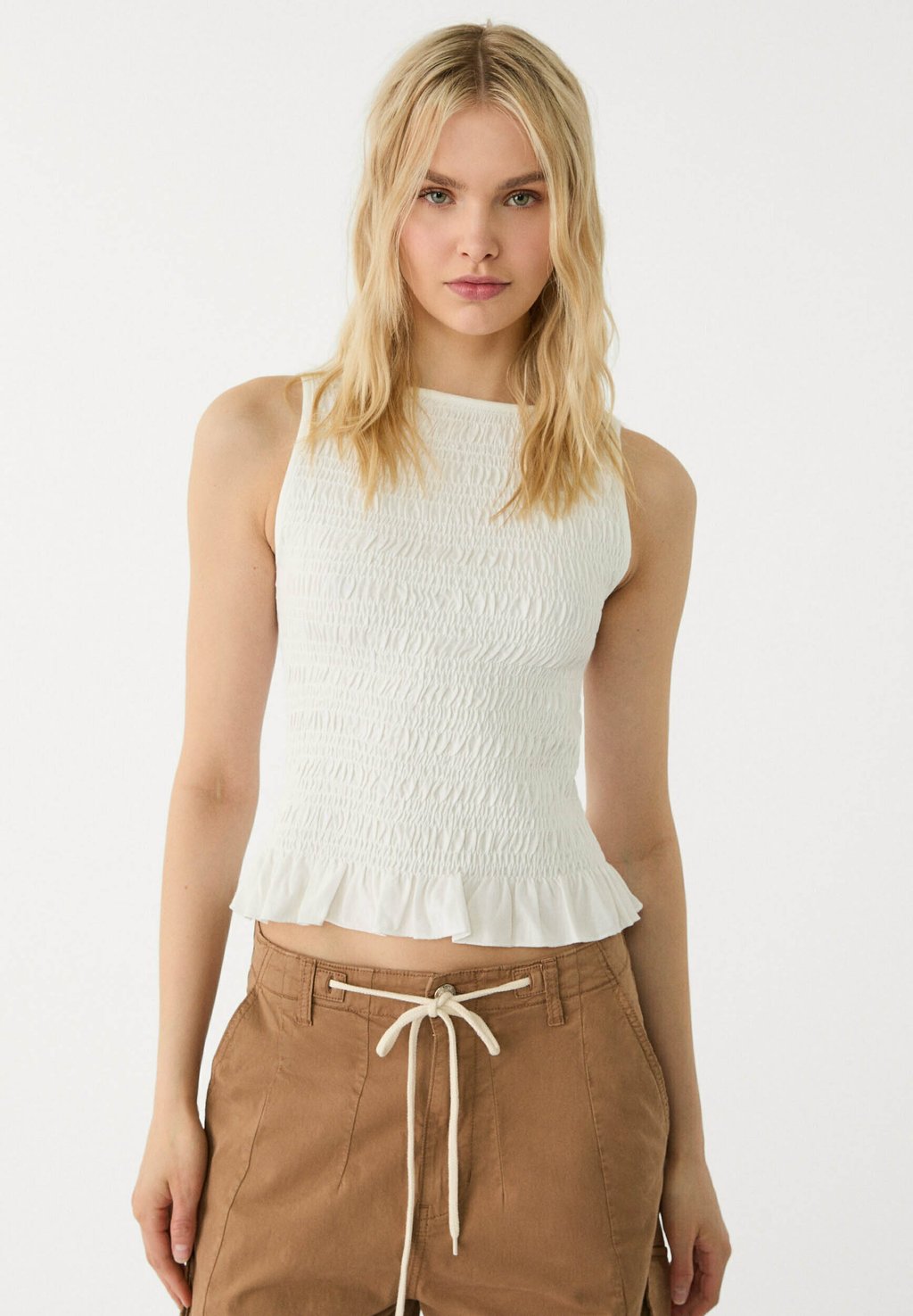 Топ GATHERED WITH RUFFLES - Blouse Stradivarius, бежевый 
Топ GATHERED WITH RUFFLES - Blouse Stradivarius, бежевый