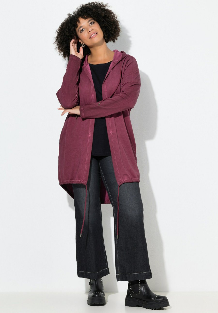 Толстовка Angel of Style OFFENE FORM, Dark Claret/Berry
Толстовка Angel of Style OFFENE FORM, Dark Claret/Berry