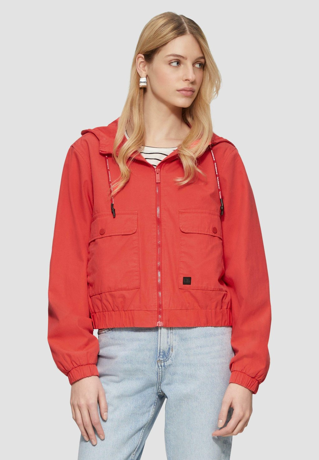 Легкая куртка QS, красный
Легкая куртка QS, красный