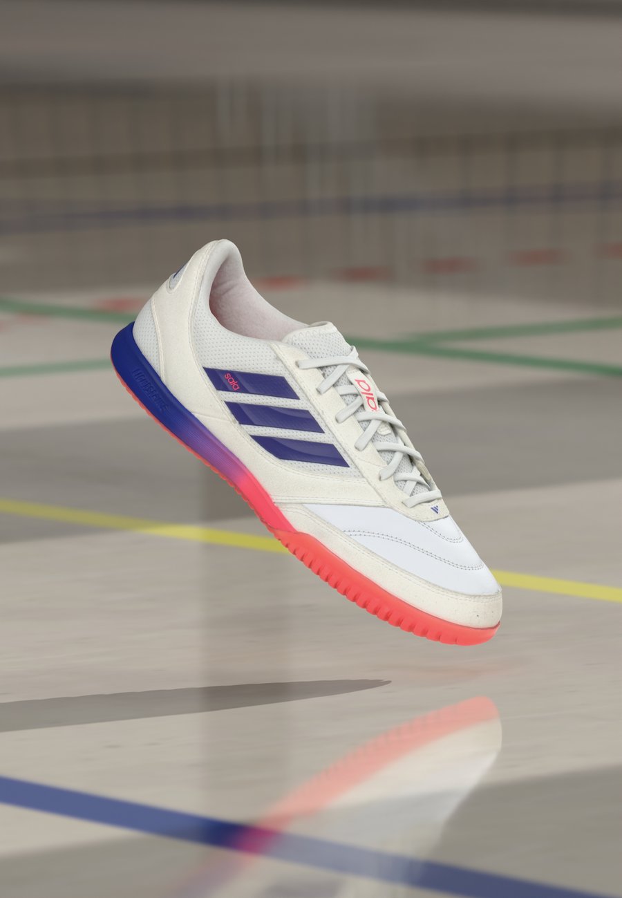 Кроссовки Adidas Performance TOP SALA COMPETITON II INDOOR, Footwear White/Pure Purple/Solar Turbo/White
Кроссовки Adidas Performance TOP SALA COMPETITON II INDOOR, Footwear White/Pure Purple/Solar Turbo/White