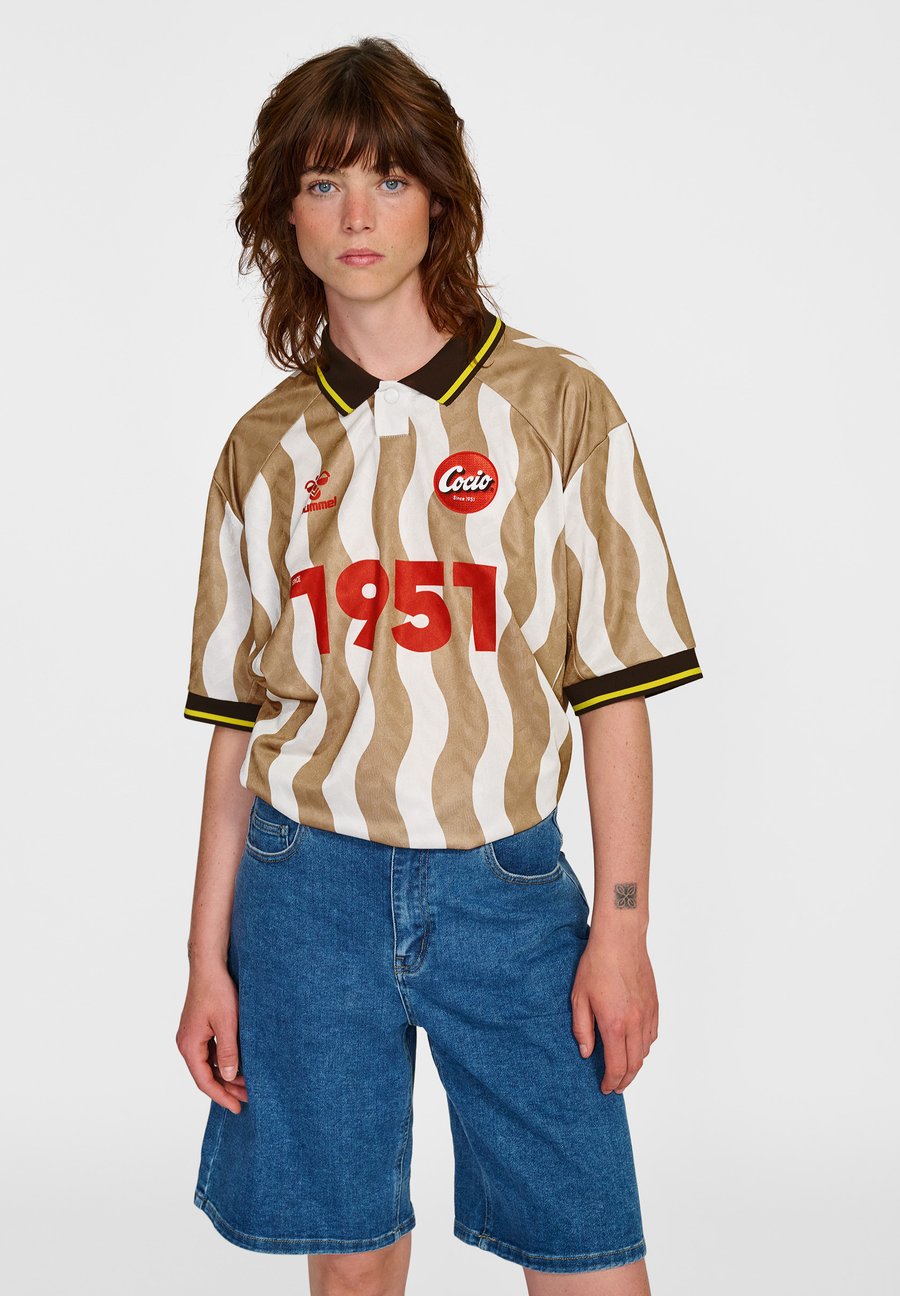 Поло Hummel COCIO LOOSE FB, Tannin/Tan
Поло Hummel COCIO LOOSE FB, Tannin/Tan