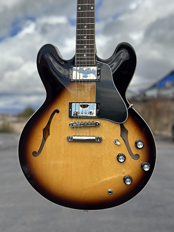 Электрогитара Gibson ES-335 2023 Vintage Burst New Unplayed w/Case Auth Dlr 8lbs1oz #153
Электрогитара Gibson ES-335 2023 Vintage Burst New Unplayed w/Case Auth Dlr 8lbs1oz #153