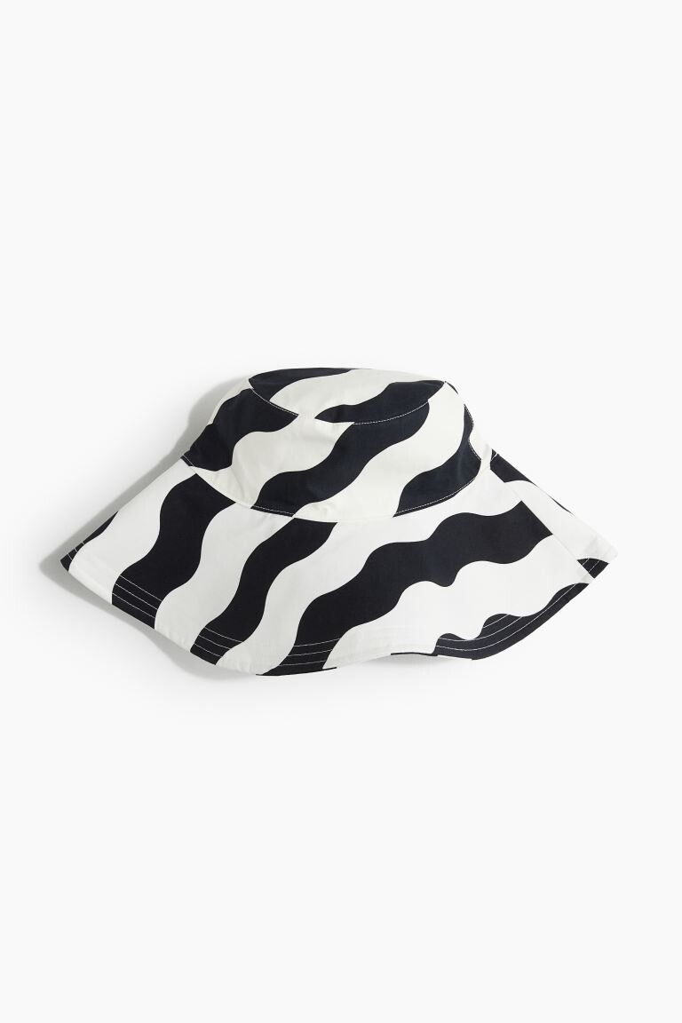 Широкополое солнце имеет H&M, белый
Широкополое солнце имеет H&M, белый