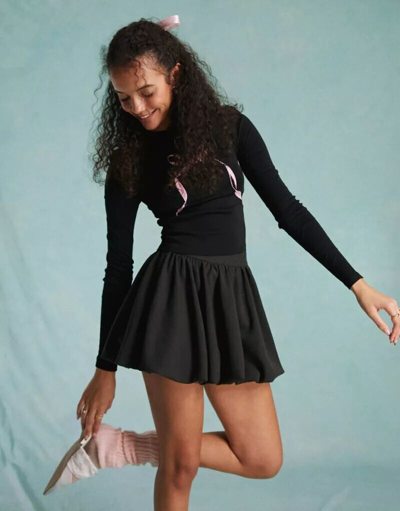 Miss Selfridge – элегантная короткая юбка-баллон антрацитового цвета
Miss Selfridge – элегантная короткая юбка-баллон антрацитового цвета