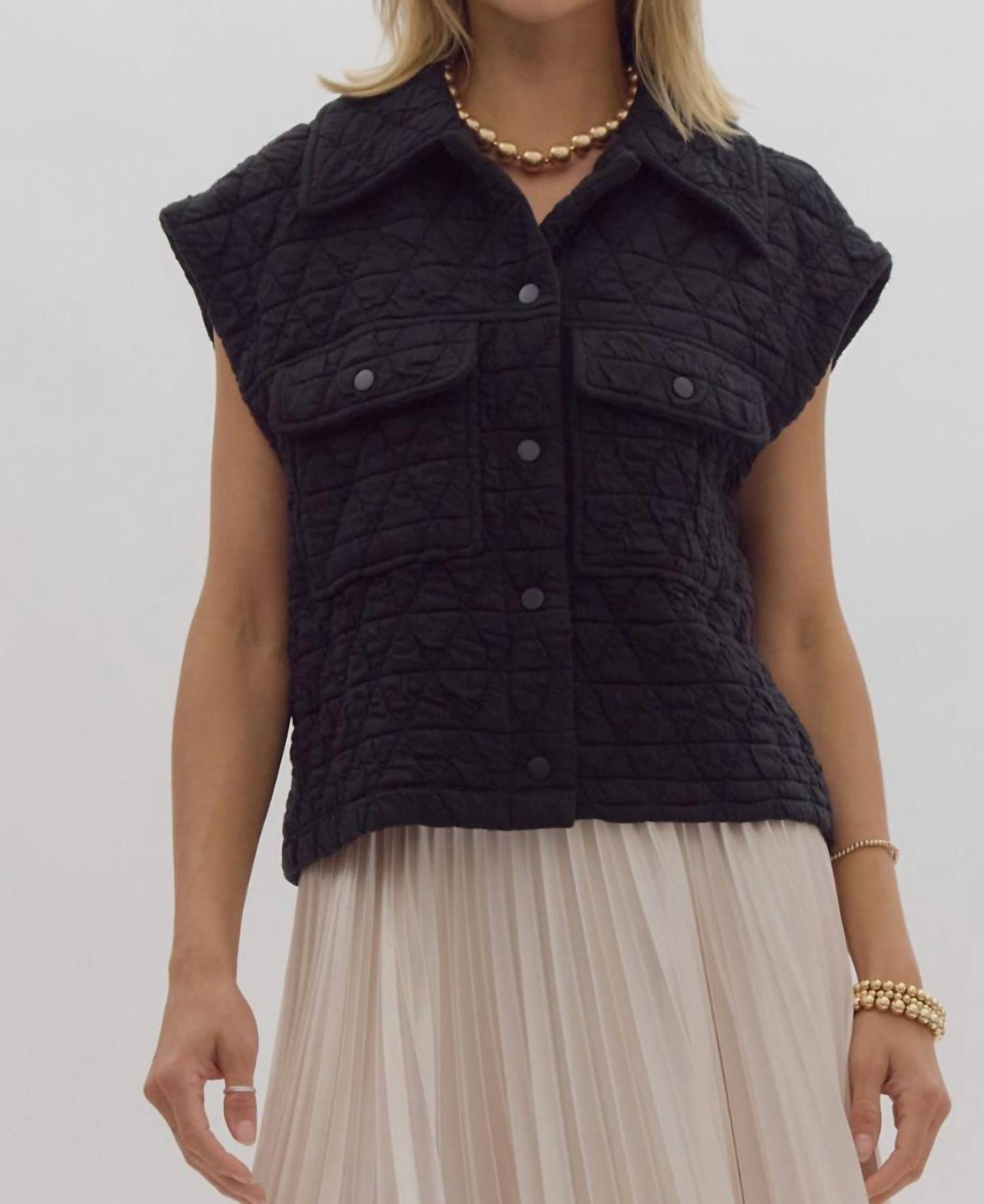 Женский стеганый жилет Amelia в черном цвете Entro
Женский стеганый жилет Amelia в черном цвете Entro