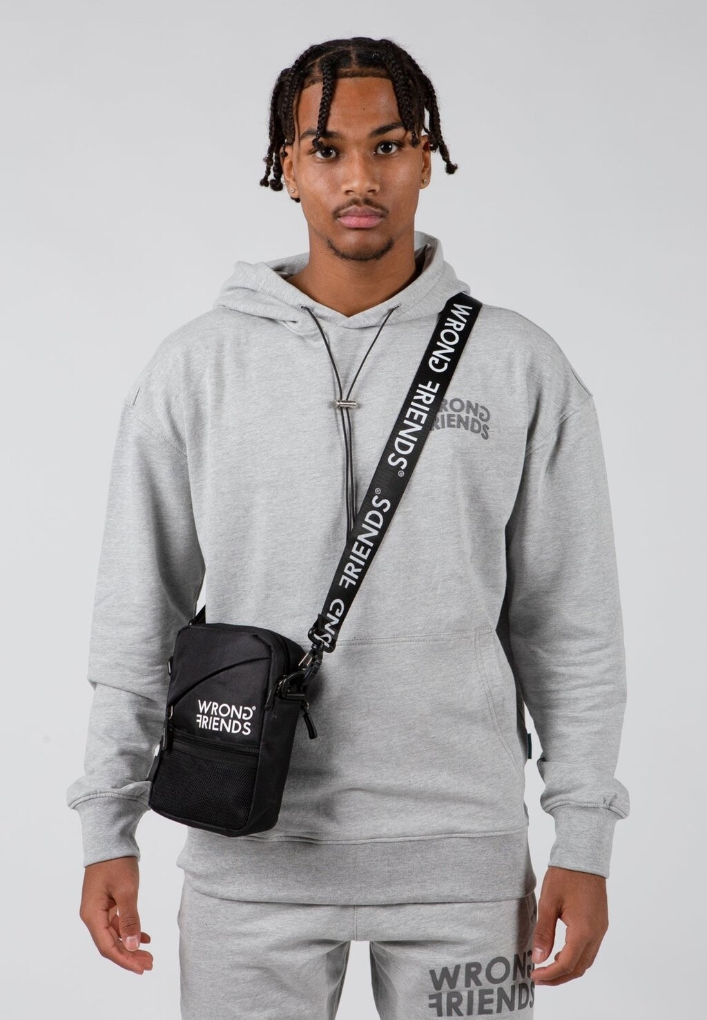 Спортивные брюки ORLANDO Wrong Friends, серый
Спортивные брюки ORLANDO Wrong Friends, серый