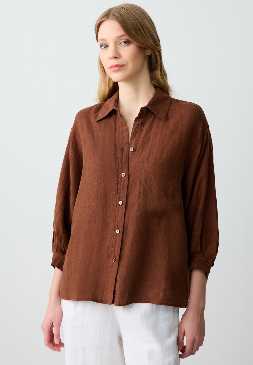 Блузка на пуговицах LOOSE FIT COLLAR Jimmy Key, цвет Bitter Beown
Блузка на пуговицах LOOSE FIT COLLAR Jimmy Key, цвет Bitter Beown