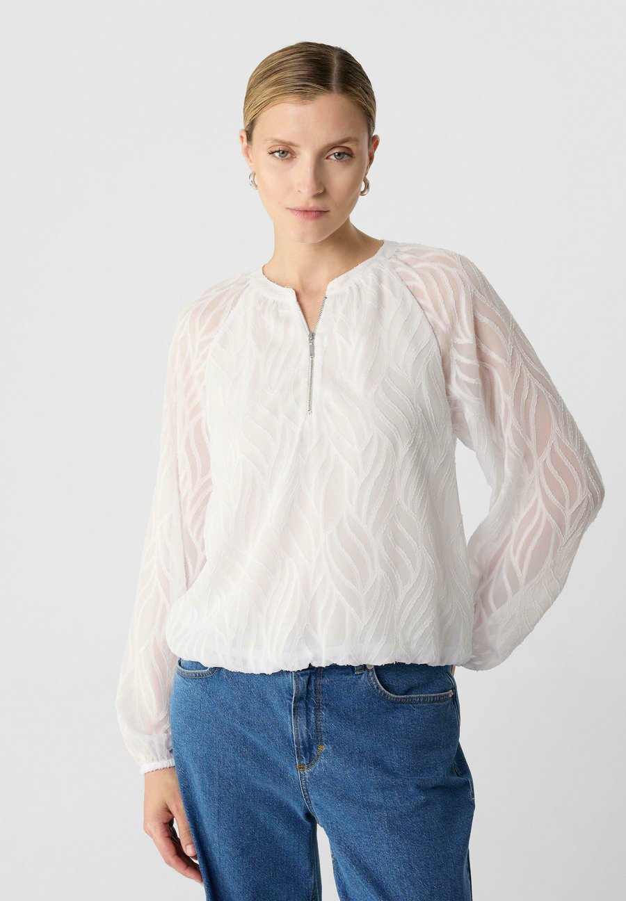 Блуза comma casual identity MIT REISSVERSCHLUSSDETAIL, Weiß/White
Блуза comma casual identity MIT REISSVERSCHLUSSDETAIL, Weiß/White